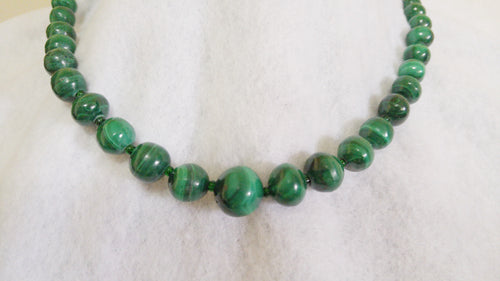 GREEN MALACHITE NECKLACE