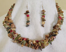 SEMI-PRECIOUS STONE NECKLACE AND EARRINGS SET