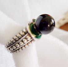 STERLING SILVER RING WITH ONYX AND MALACHITE